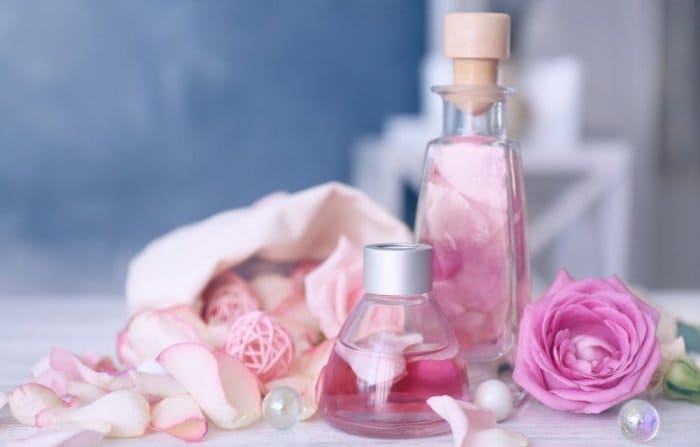 زيت الورد للمنطقة الحساسة