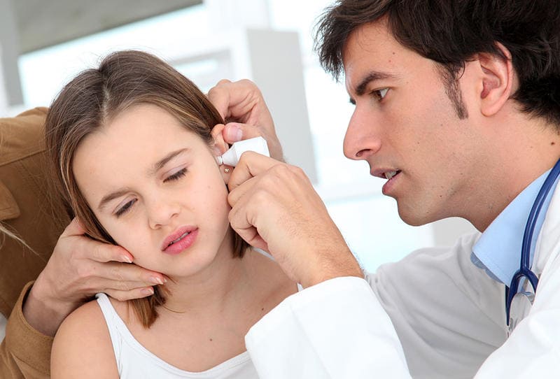 أسباب وطرق علاج الم الاذن عند الاطفال